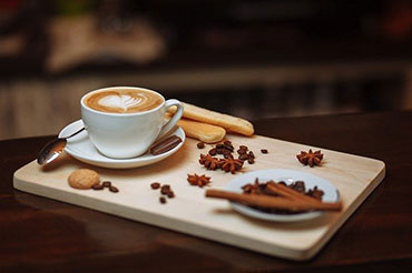 https://www.espresso-international.com/media/image/5b/0d/e7/cappuccino-cup-serving.jpg